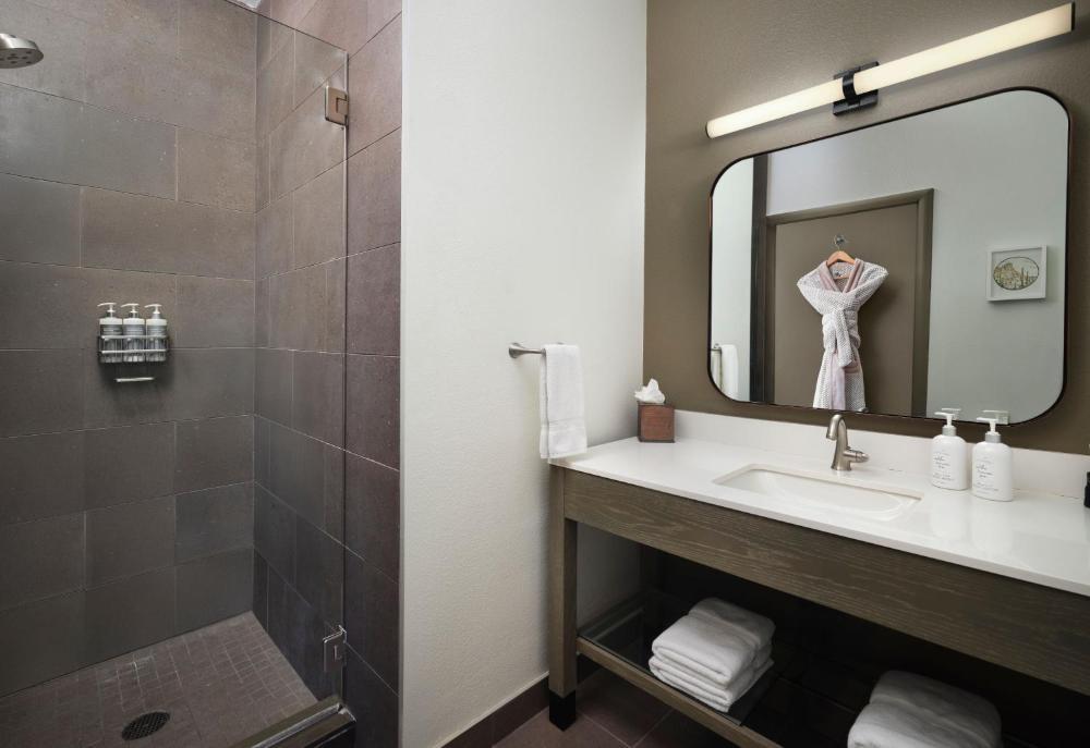 Wilde Haven Spa King interior